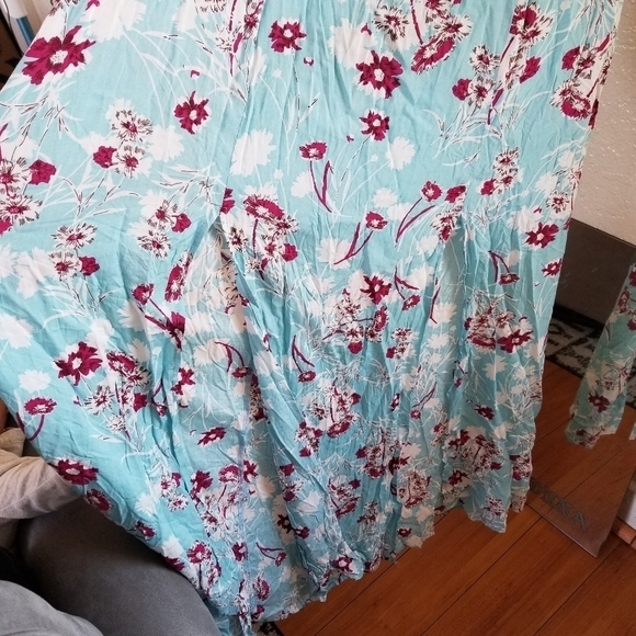 Love + Harmony | Floral Maxi dress - Picture 6 of 14